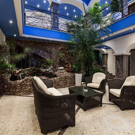 Unique With Outdoor Hot Tub Villa *