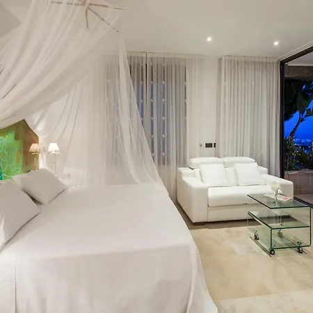Villa Unique With Outdoor Hot Tub *