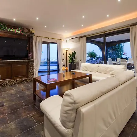 Unique With Outdoor Hot Tub