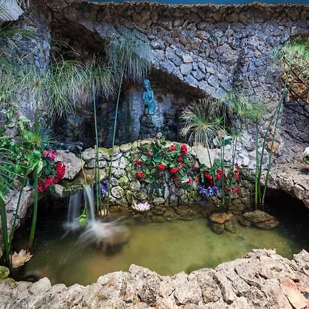 Unique With Outdoor Hot Tub *